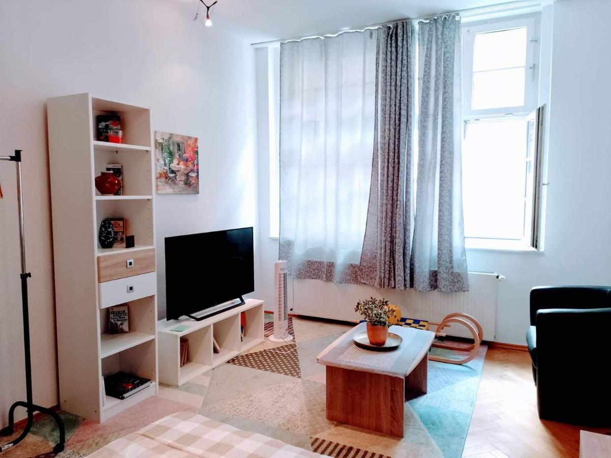 Piano Apartment In Halle Center - Netflix - Free Wifi 1 외부 사진