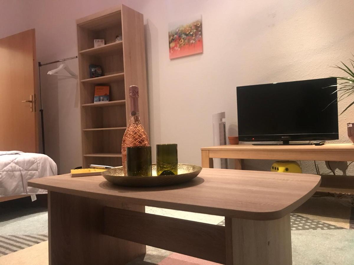 Piano Apartment In Halle Center - Netflix - Free Wifi 1 외부 사진